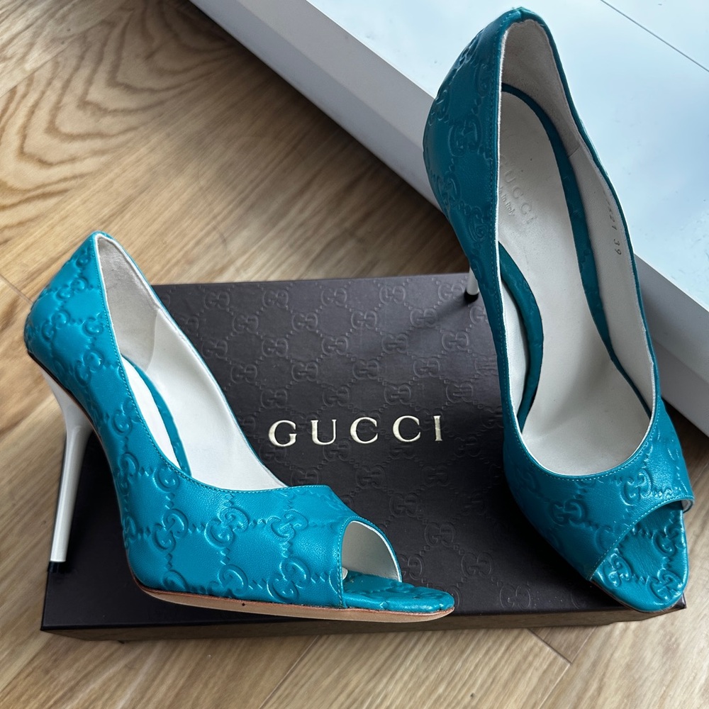 Vintage Gucci Leather Peep Toe Heels